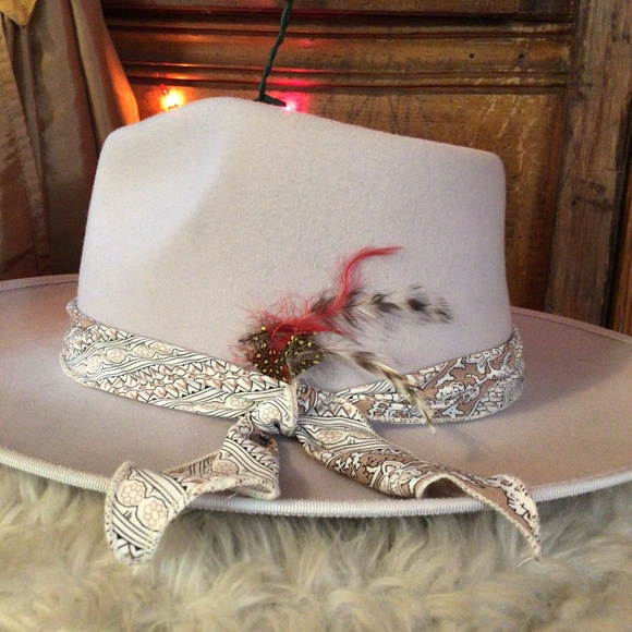 New! Being up, cycled posting soon Rare Wyeth boho rancher